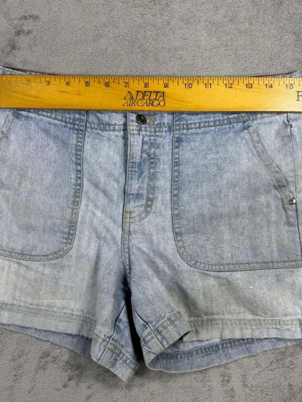 Y2K 2000s Tommy Hilfiger Low Rise Jorts Womens 6 Distressed Grunge Light Wash